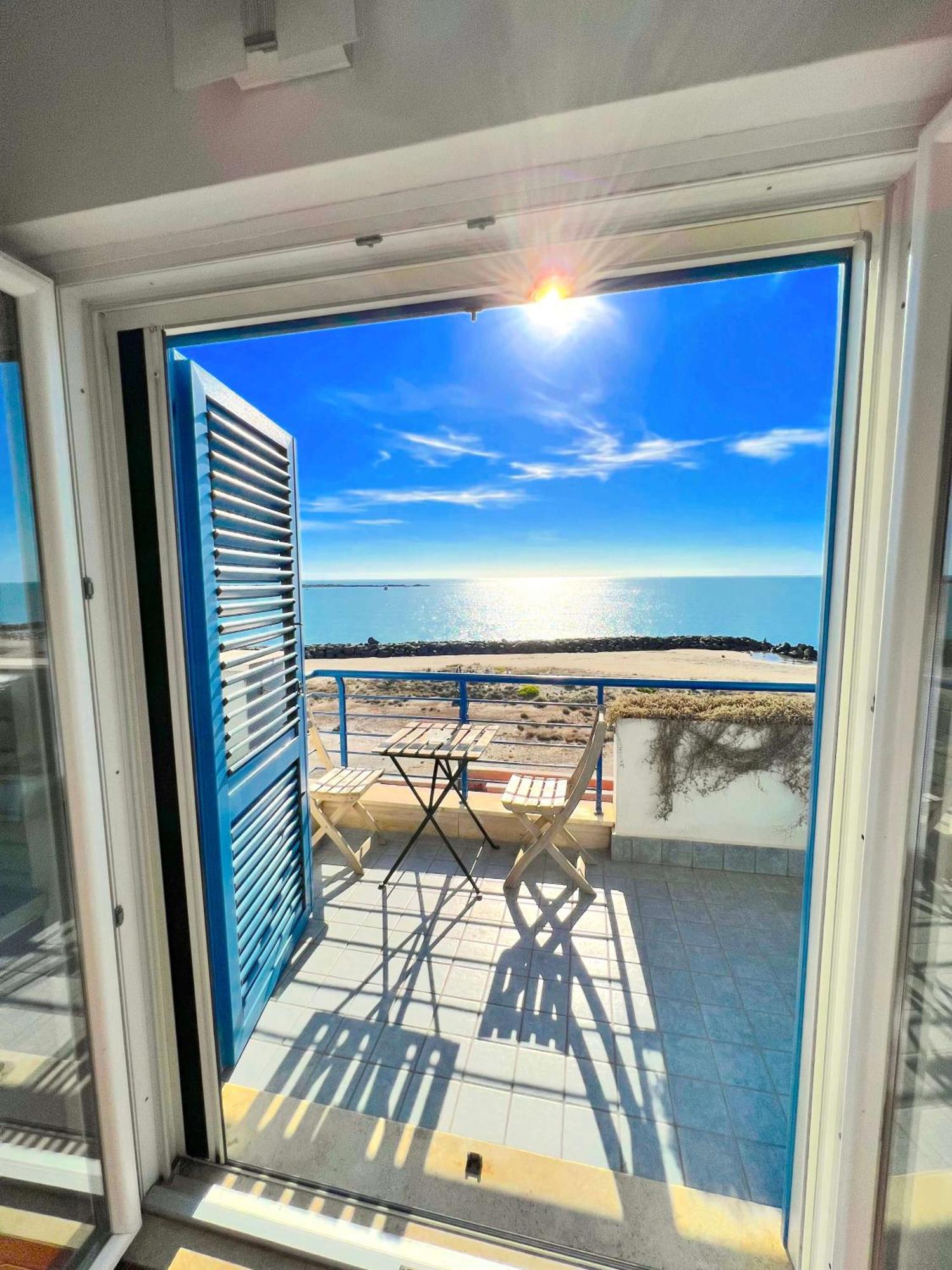 Alba Suite-rome Airport Fco-fronte Mare Apartment *